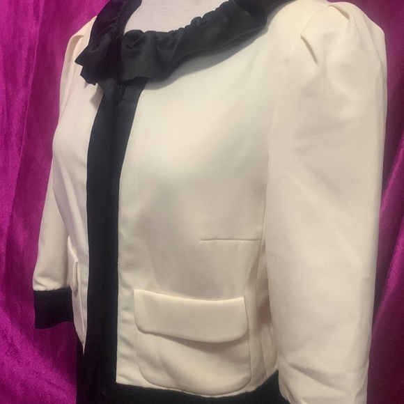Bianca Nygård size 4, short cream and black jacket. Snap buttons. Mint con - Picture 7 of 8